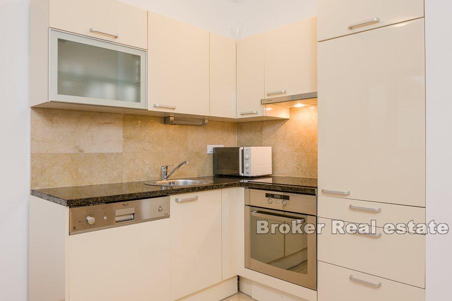 Øya Ciovo, leiligheter med basseng og havutsikt