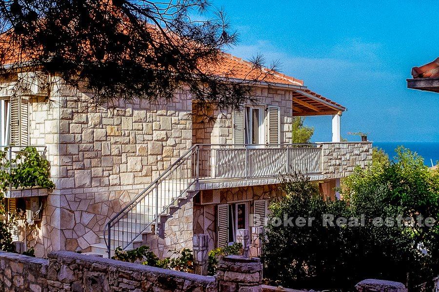 Île de Solta, maison individuelle de deux étages