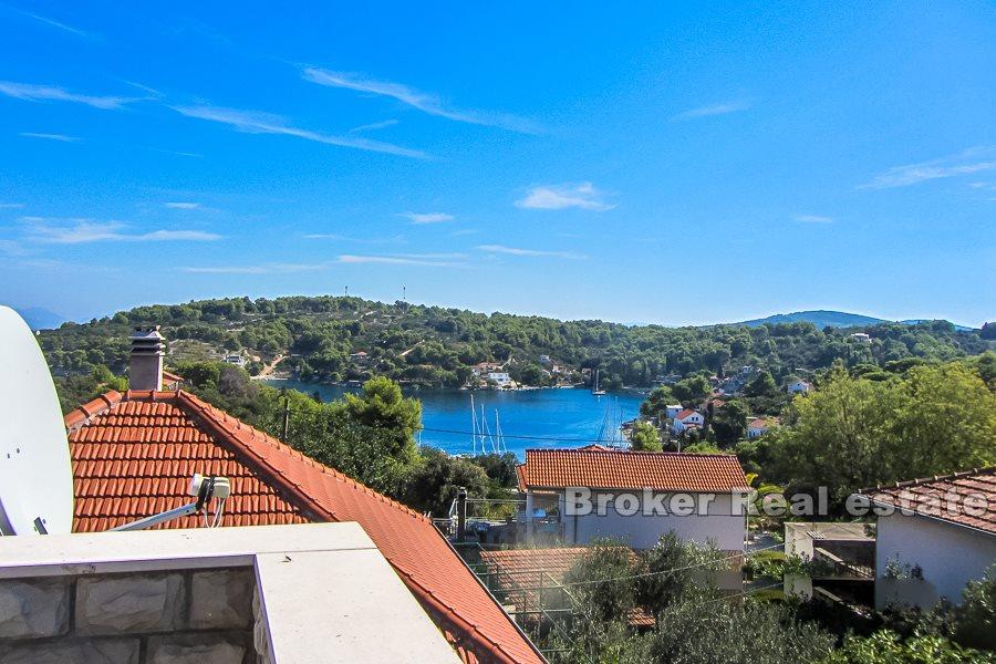 Île de Solta, maison individuelle de deux étages