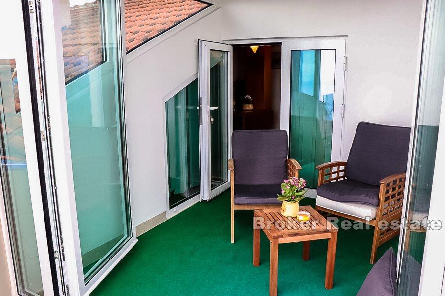 Opatija, dwupoziomowy apartament z dwiema sypialniami i widokiem na morze