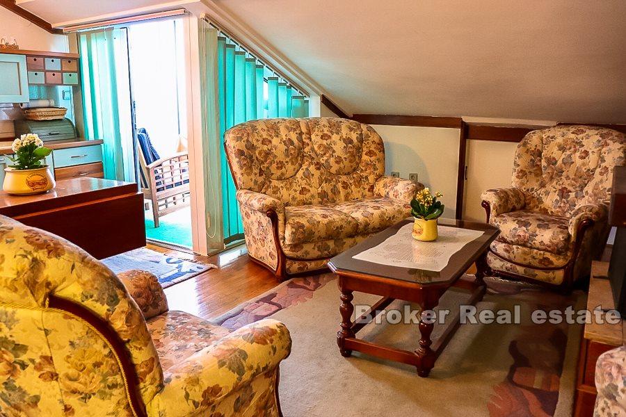 Opatija, dwupoziomowy apartament z dwiema sypialniami i widokiem na morze