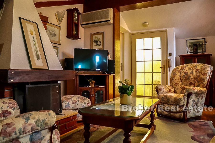 Opatija, dwupoziomowy apartament z dwiema sypialniami i widokiem na morze