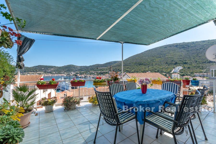 Wyspa Vis, dwupoziomowy apartament z widokiem na morze