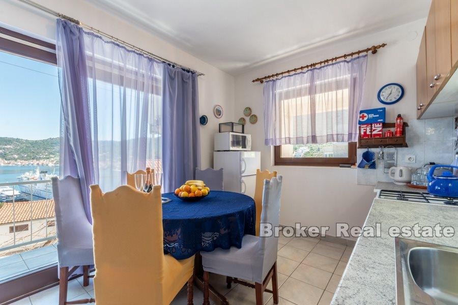 Wyspa Vis, dwupoziomowy apartament z widokiem na morze