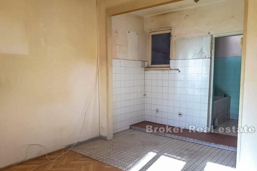 Сплит, Спинут, четырехкомнатная квартира, тихое место