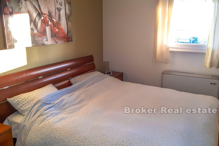 Split, romslig leilighet med havutsikt