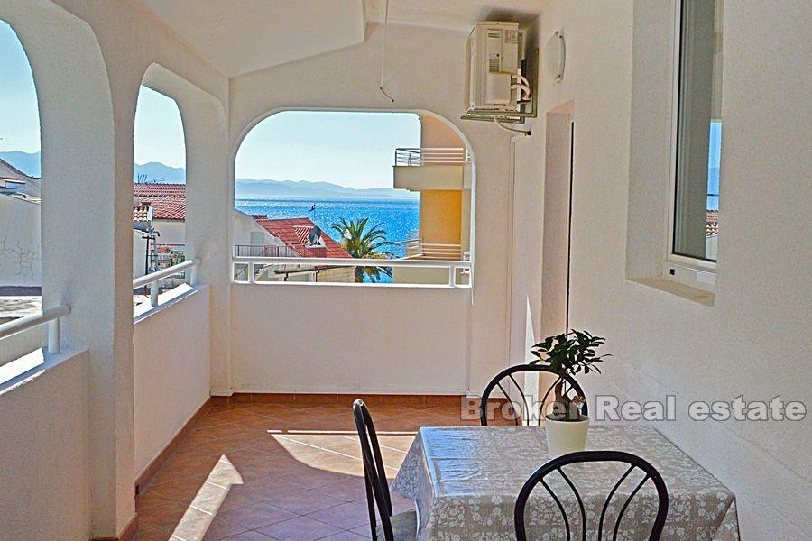 Makarska, Drvenik, charmant immeuble avec vue sur la mer