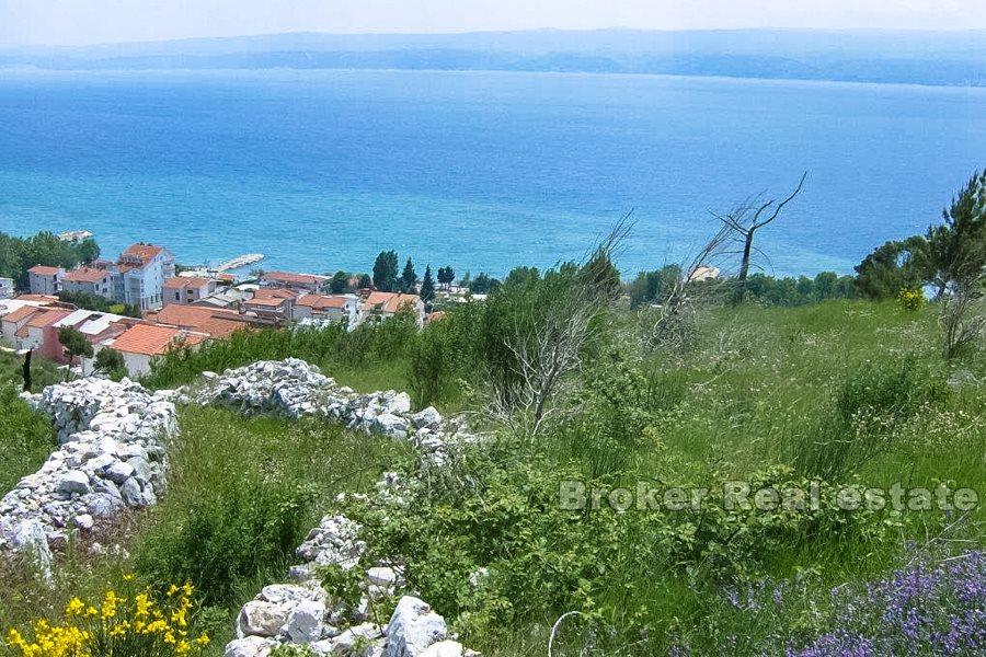 Омиш, земля под застройку с видом на море