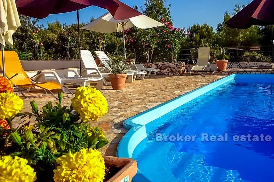 Ostrov Šolta, apartmánový dom s výhľadom na more