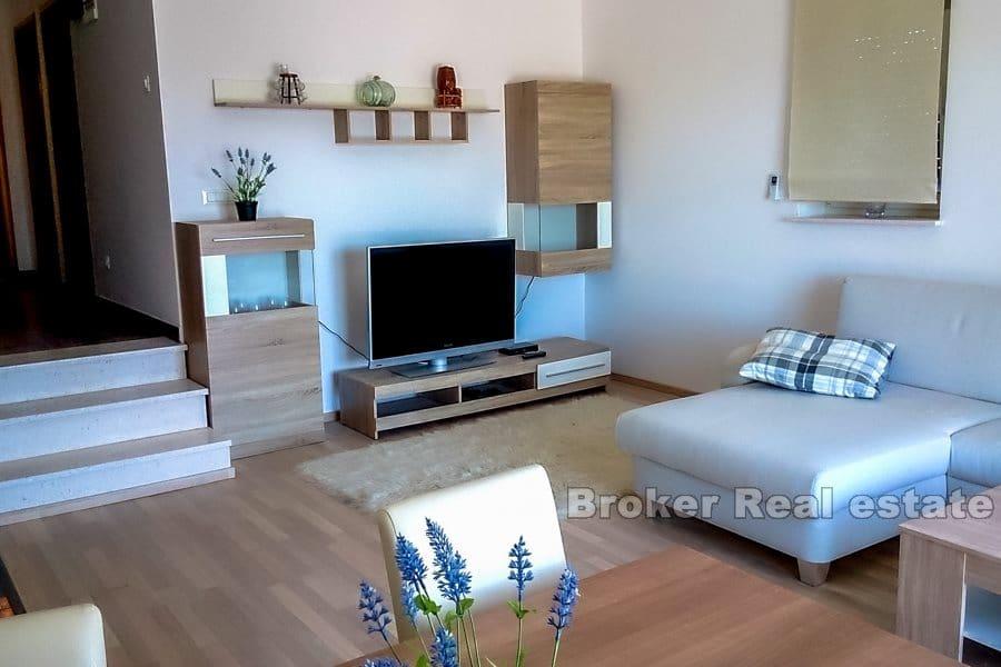 Ostrov Šolta, bytový dům s výhledem na moře