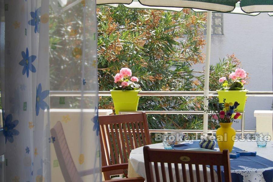 Île de Ciovo, belle maison en immeuble avec vue mer