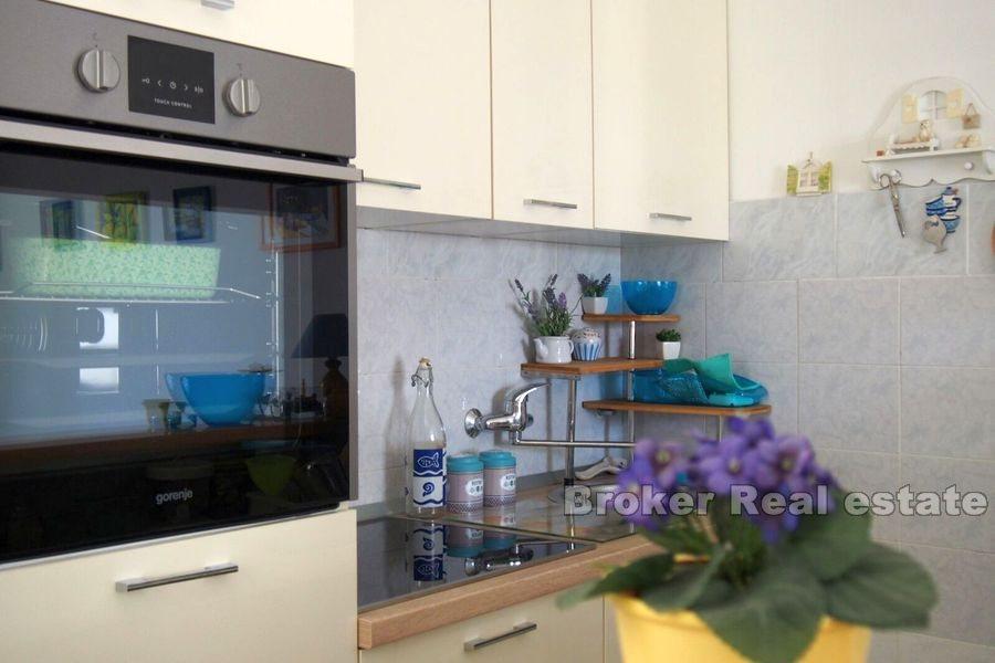 Île de Ciovo, belle maison en immeuble avec vue mer