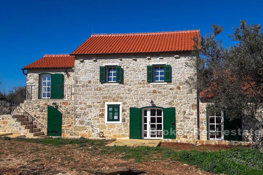 Insel Hvar, renovierte Steinhäuser
