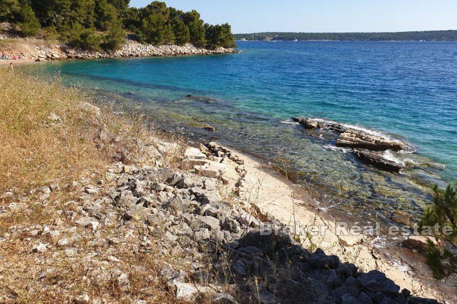 Isola di Brac, terreno agricolo sul mare
