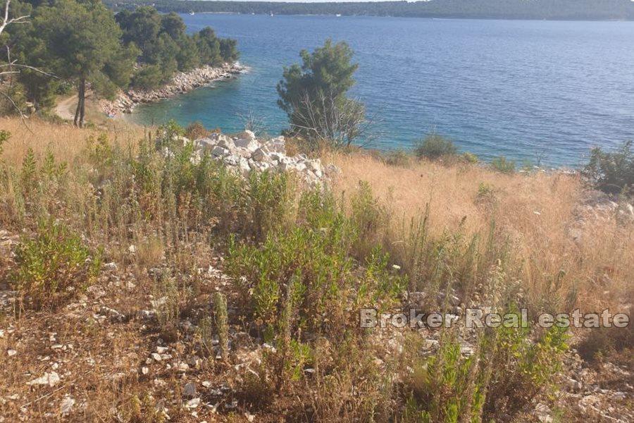 Isola di Brac, terreno agricolo sul mare