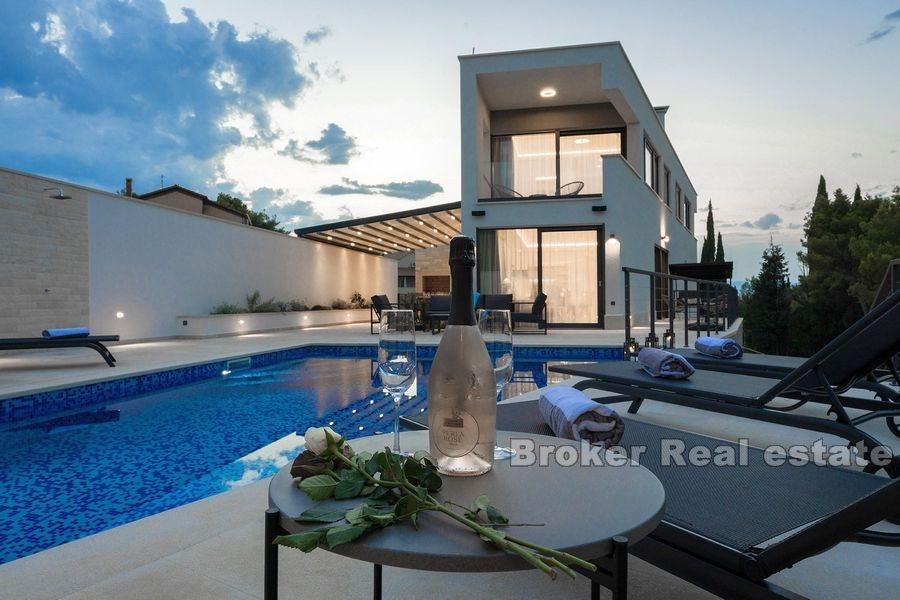 Insel Brac, moderne neu erbaute Villa mit Pool