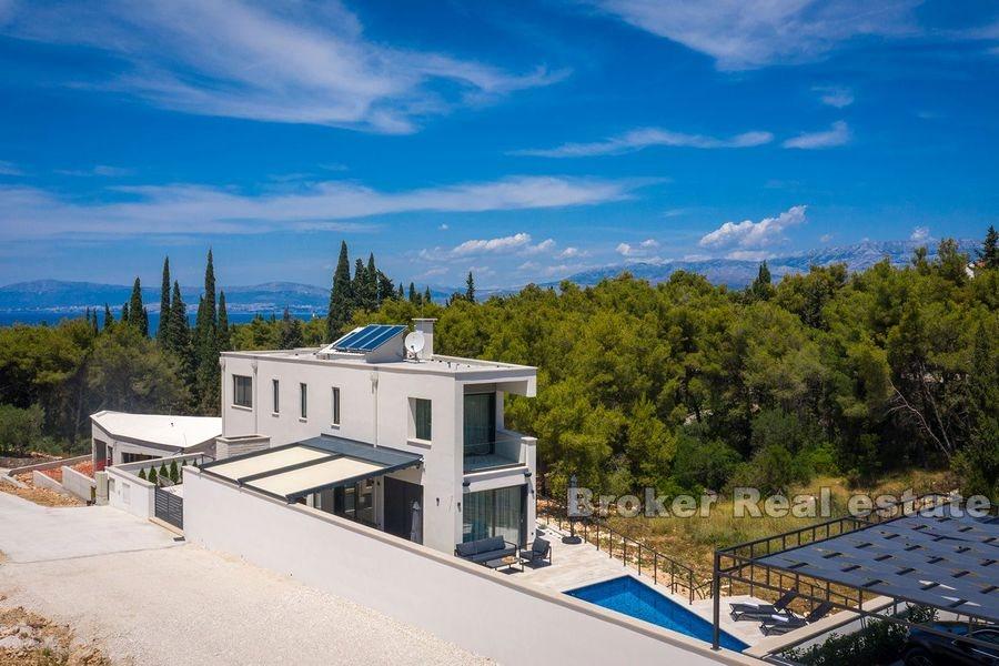 Insel Brac, moderne neu erbaute Villa mit Pool