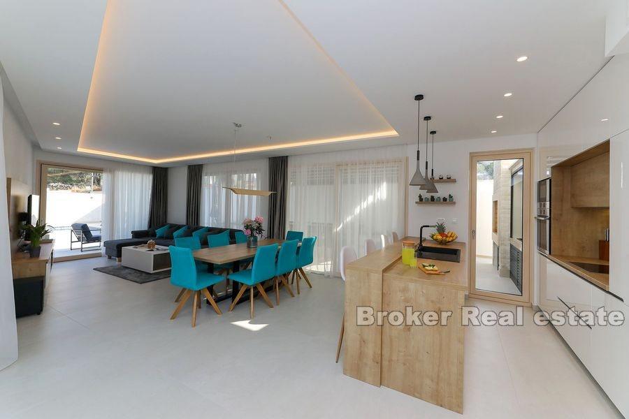 Île de Brac, villa moderne nouvellement construite avec piscine