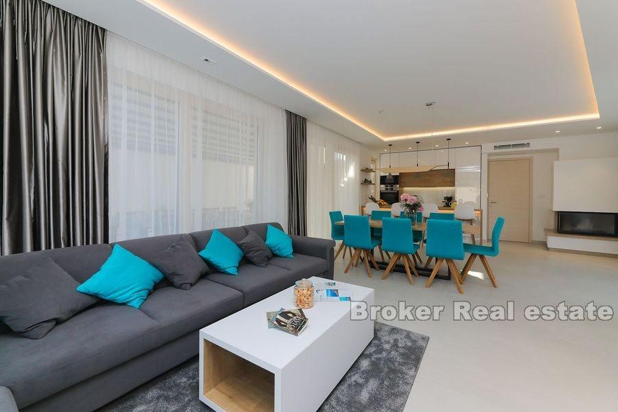 Île de Brac, villa moderne nouvellement construite avec piscine