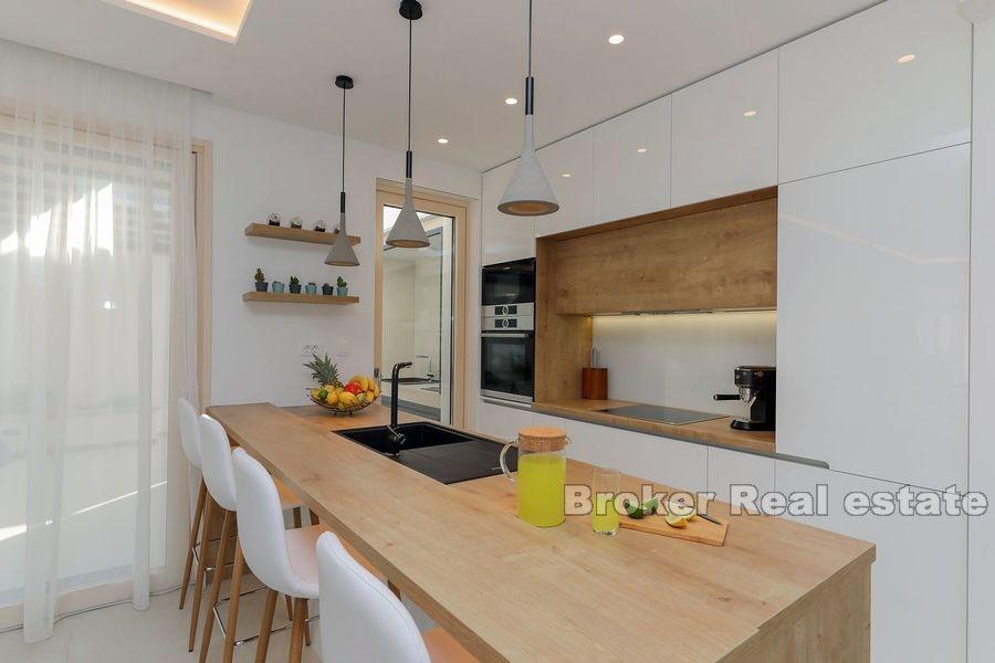 Île de Brac, villa moderne nouvellement construite avec piscine