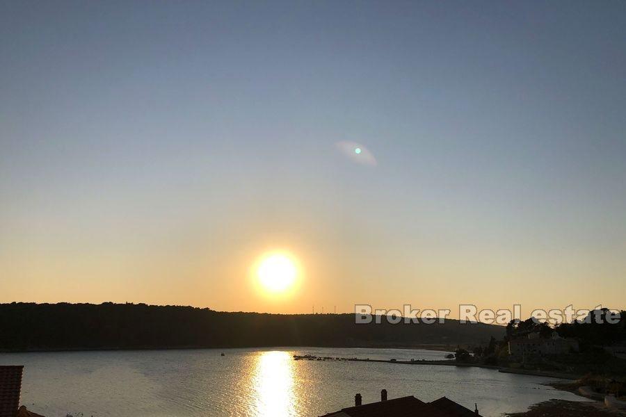 Ön Rab, charmigt lägenhetshus med havsutsikt