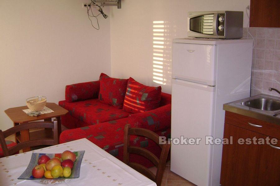 Ön Rab, charmigt lägenhetshus med havsutsikt