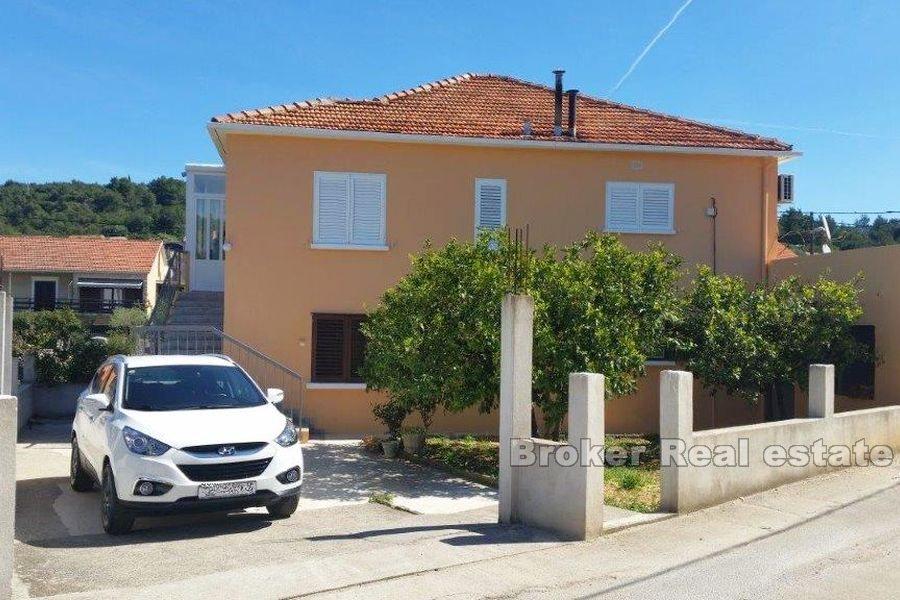 Ostrov Korčula, dvojdom na dvoch poschodiach