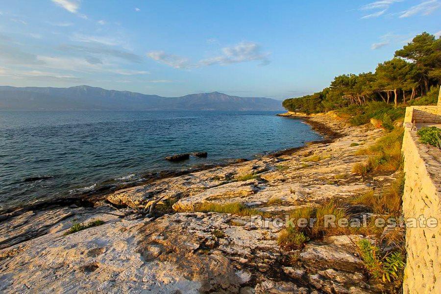 Otok Brač - Novouređeni dvosobni apartman s pogledom na more