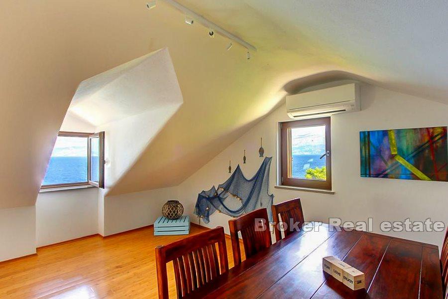 Otok Brač - Novouređeni dvosobni apartman s pogledom na more