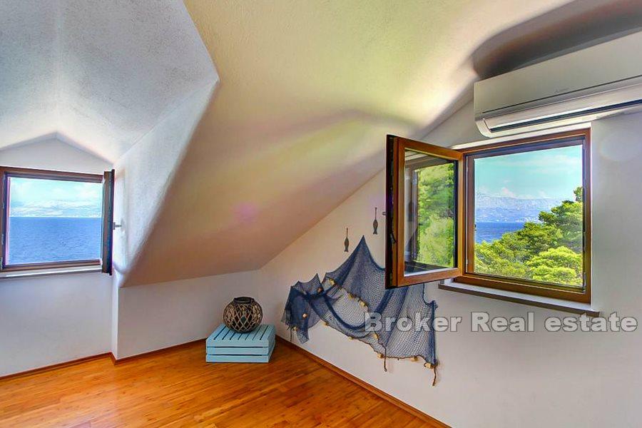 Otok Brač - Novouređeni dvosobni apartman s pogledom na more