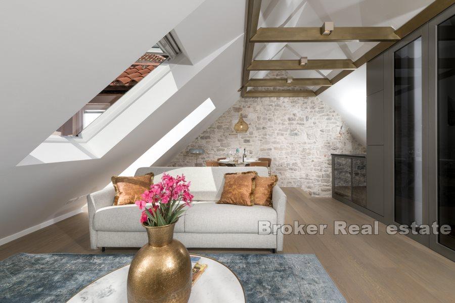 Split, Centar - Luksuzan jednosoban stan u Palači