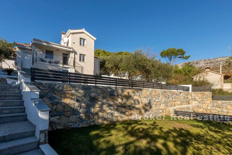 Near Omis, newly built villa with pool