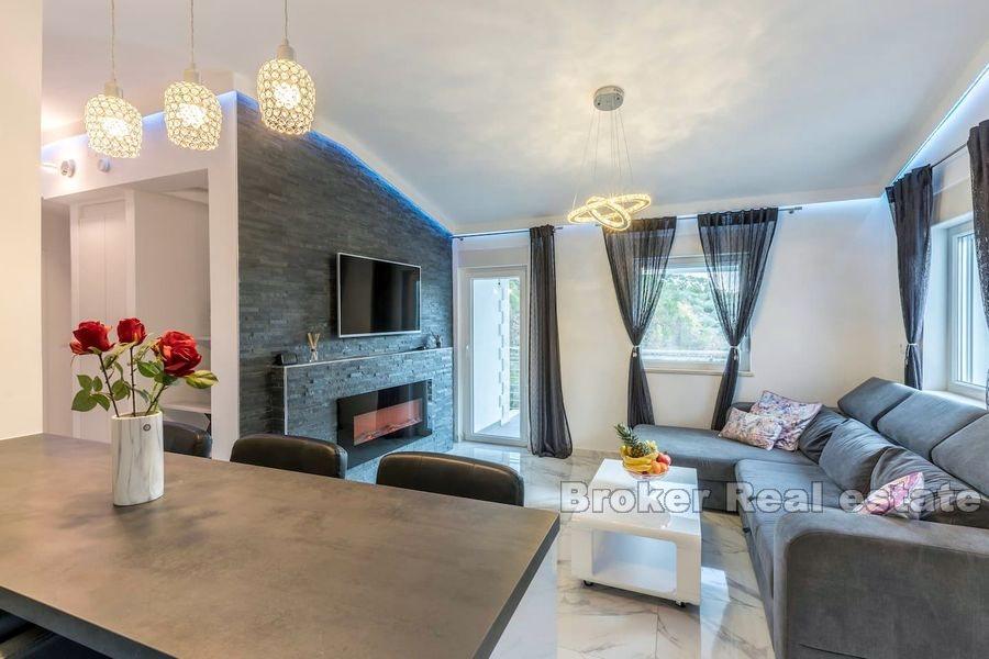 Near Omis, newly built villa with pool