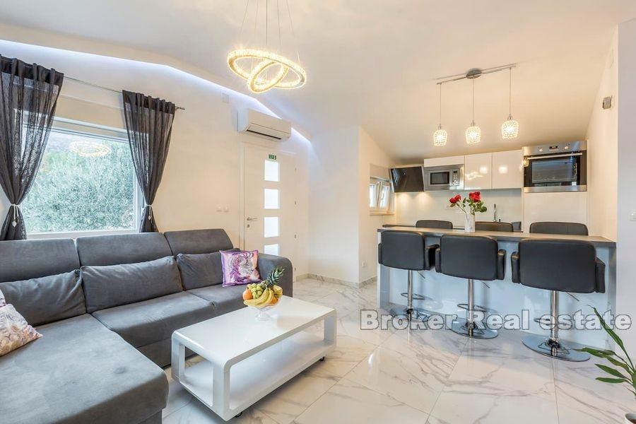 Near Omis, newly built villa with pool