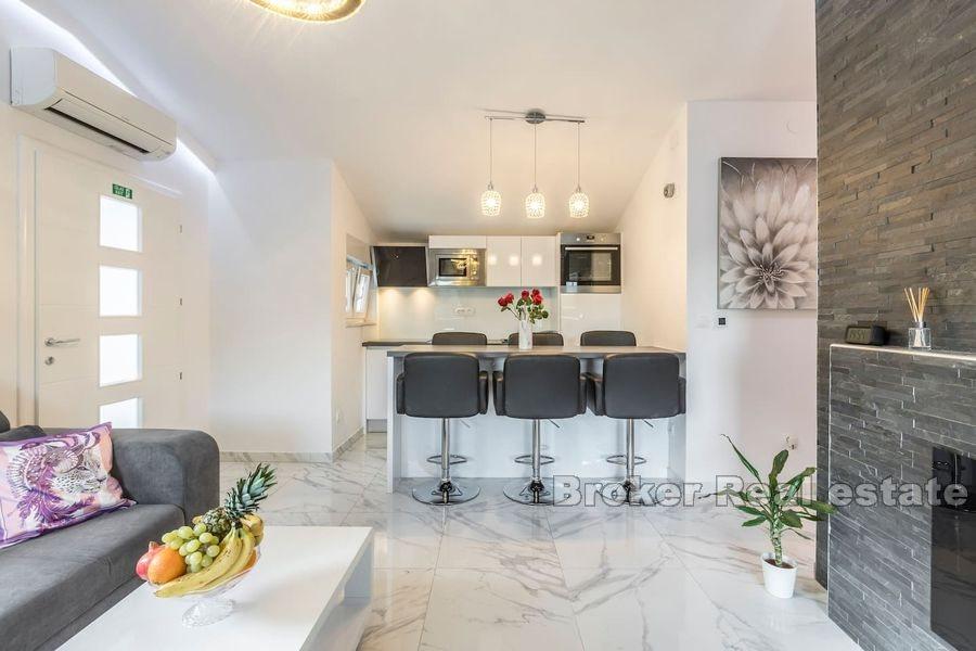 Near Omis, newly built villa with pool