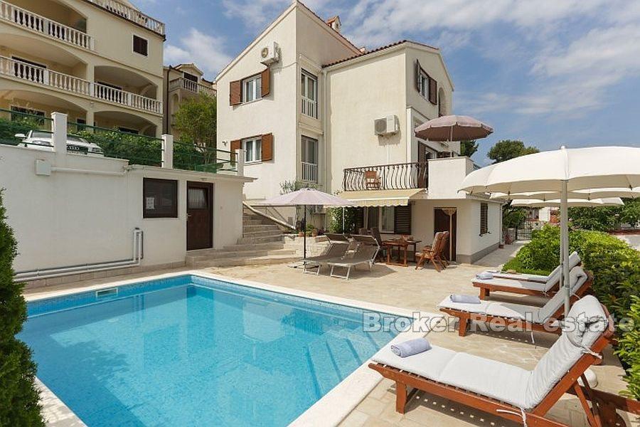 Øya Ciovo, Leilighet hus nær Trogir