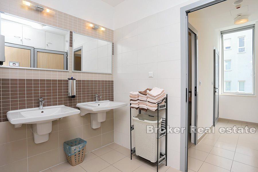Split - Business premises in an attractive location