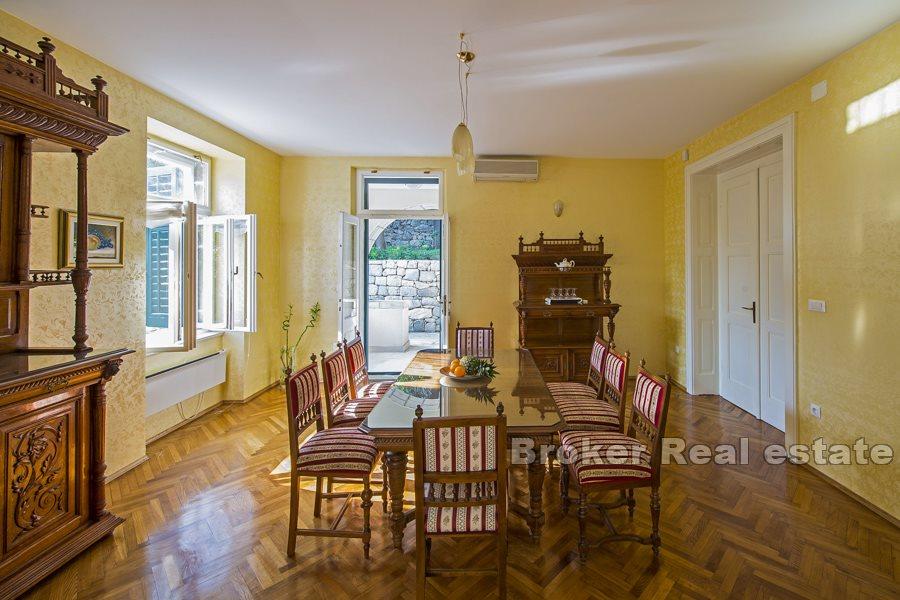 Split, Meje - Kamienna willa z basenem i widokiem na morze