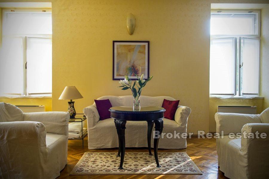 Split, Meje - Kamienna willa z basenem i widokiem na morze