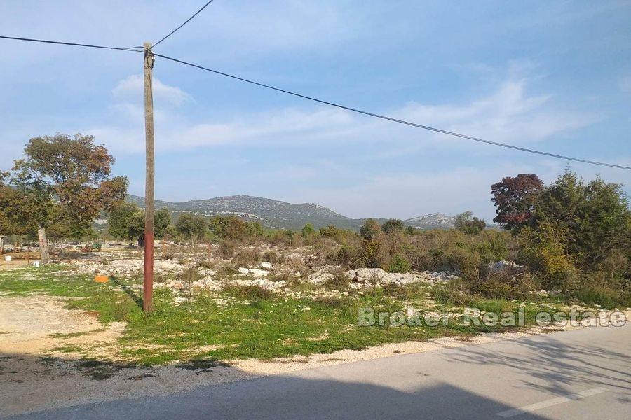 Proche Pirovac, terrain constructible