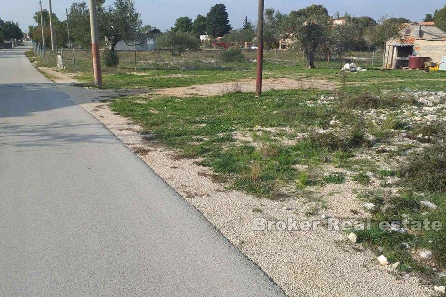 Proche Pirovac, terrain constructible