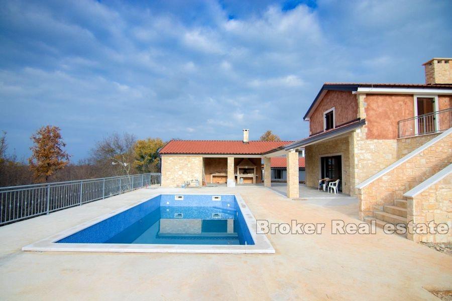 Île de Krk - maison individuelle avec piscine en construction