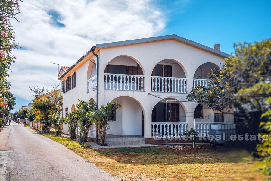 Island of Vir, detached house with garden