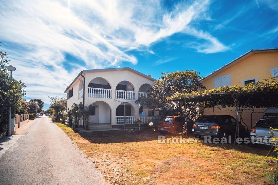 Island of Vir, detached house with garden