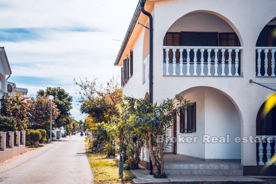 Island of Vir, detached house with garden