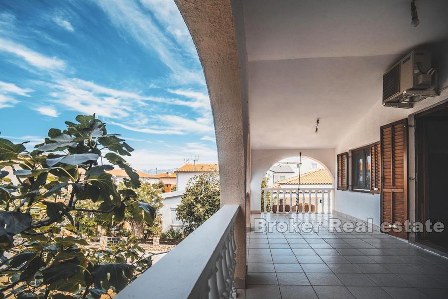 Island of Vir, detached house with garden