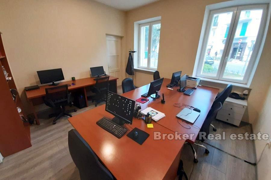 Split - Spinut, business space on busy street