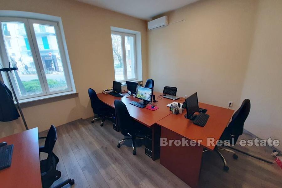 Split - Spinut, business space on busy street