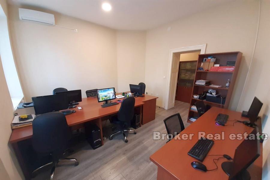 Split - Spinut, business space on busy street