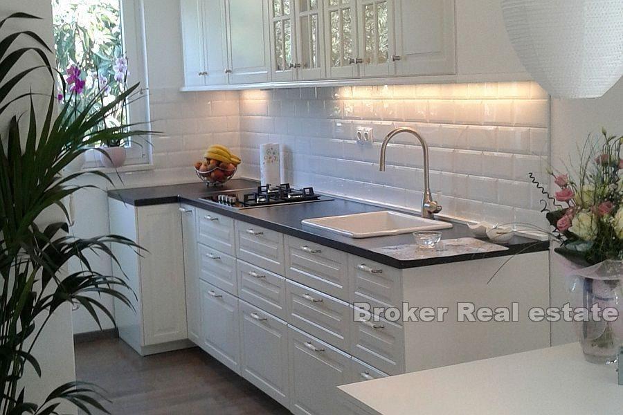 Wyspa Hvar - Dom z apartamentami z widokiem na morze